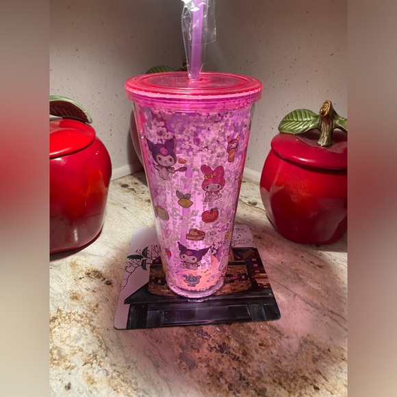 BRAND NEW Plastic Hello Kitty and Friends Tumbler - Picture 2 of 5